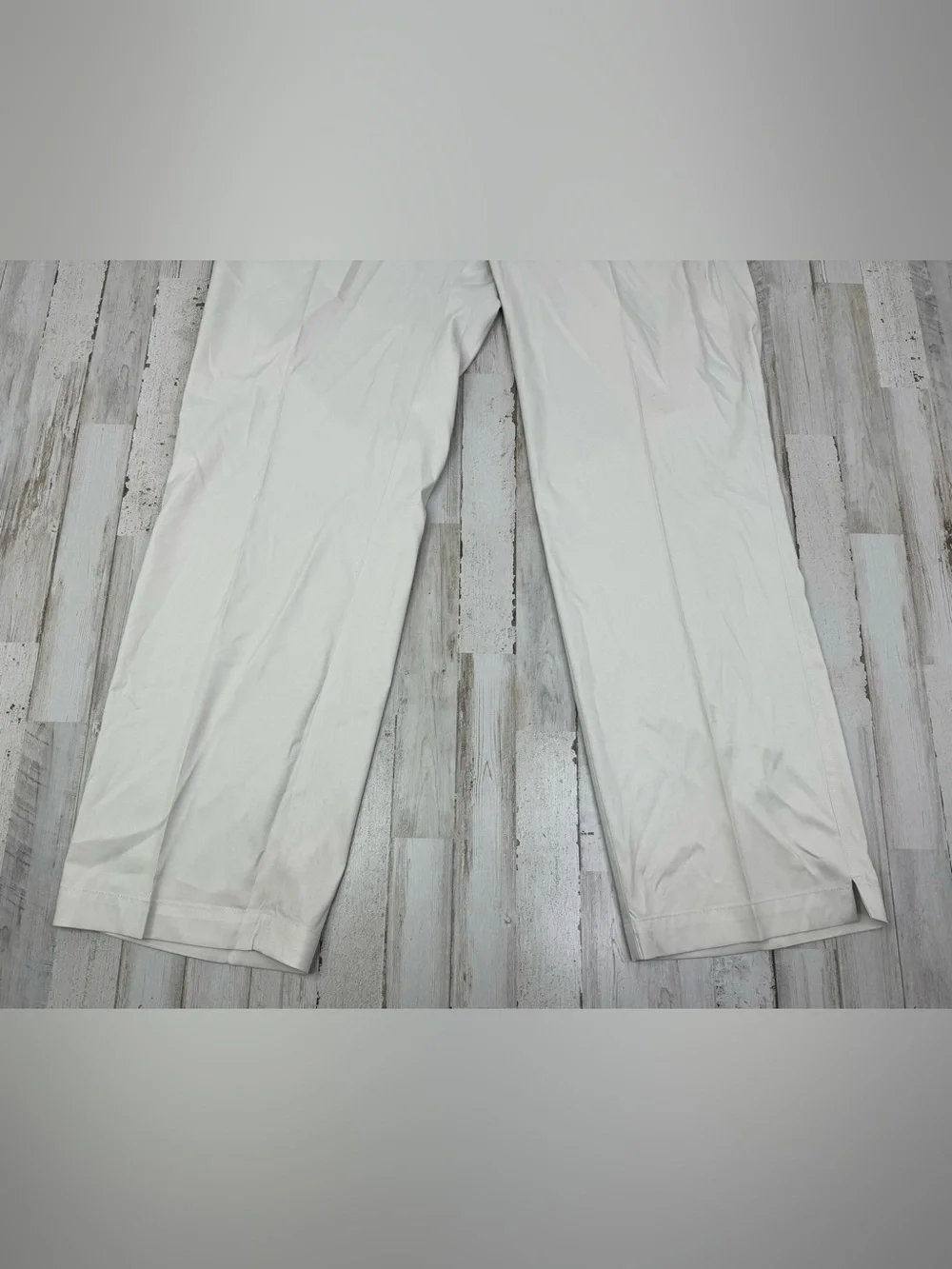 Nike Golf Mens 40x32 Khaki Chino Pants Beige Straight Leg Pleated